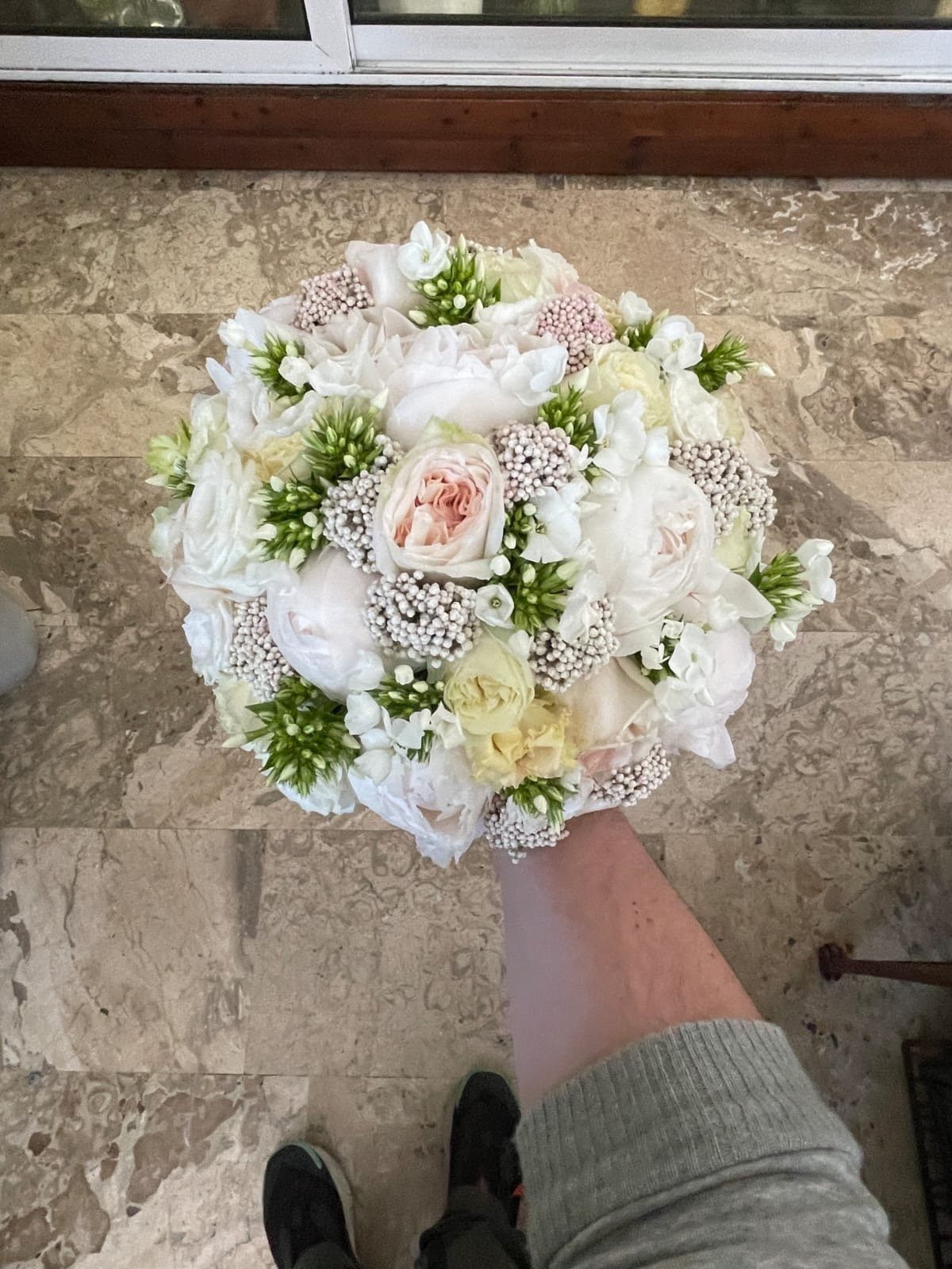 Classic bridal bouquet for an intimate wedding